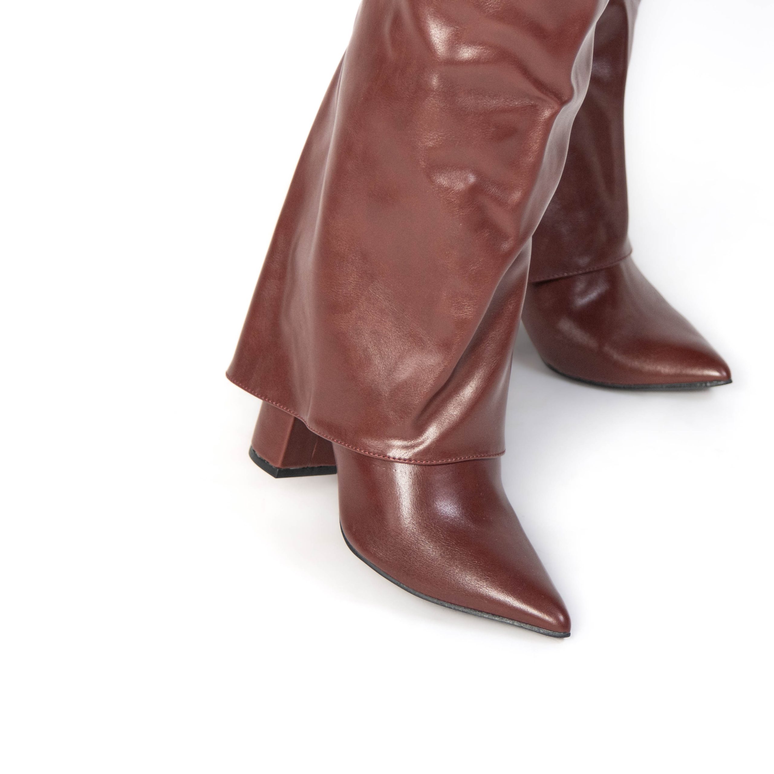 TE-1057-MABordeau-38_5 JIMMY – Bottes à talon en Bordeau – Image 2