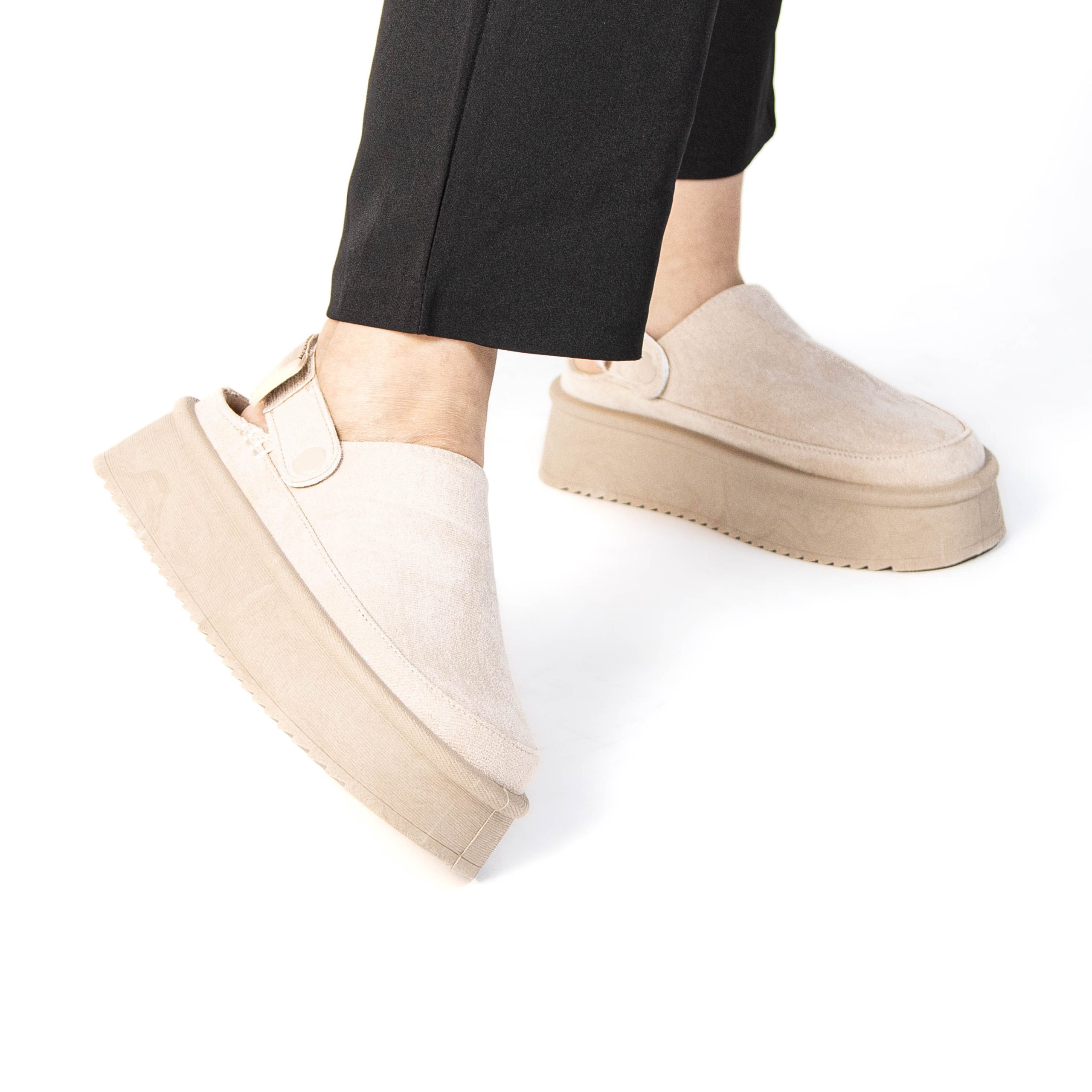 TE-17-FDBeige-38_4 Fleecy – Chaussons à plateforme en Beige – Image 5