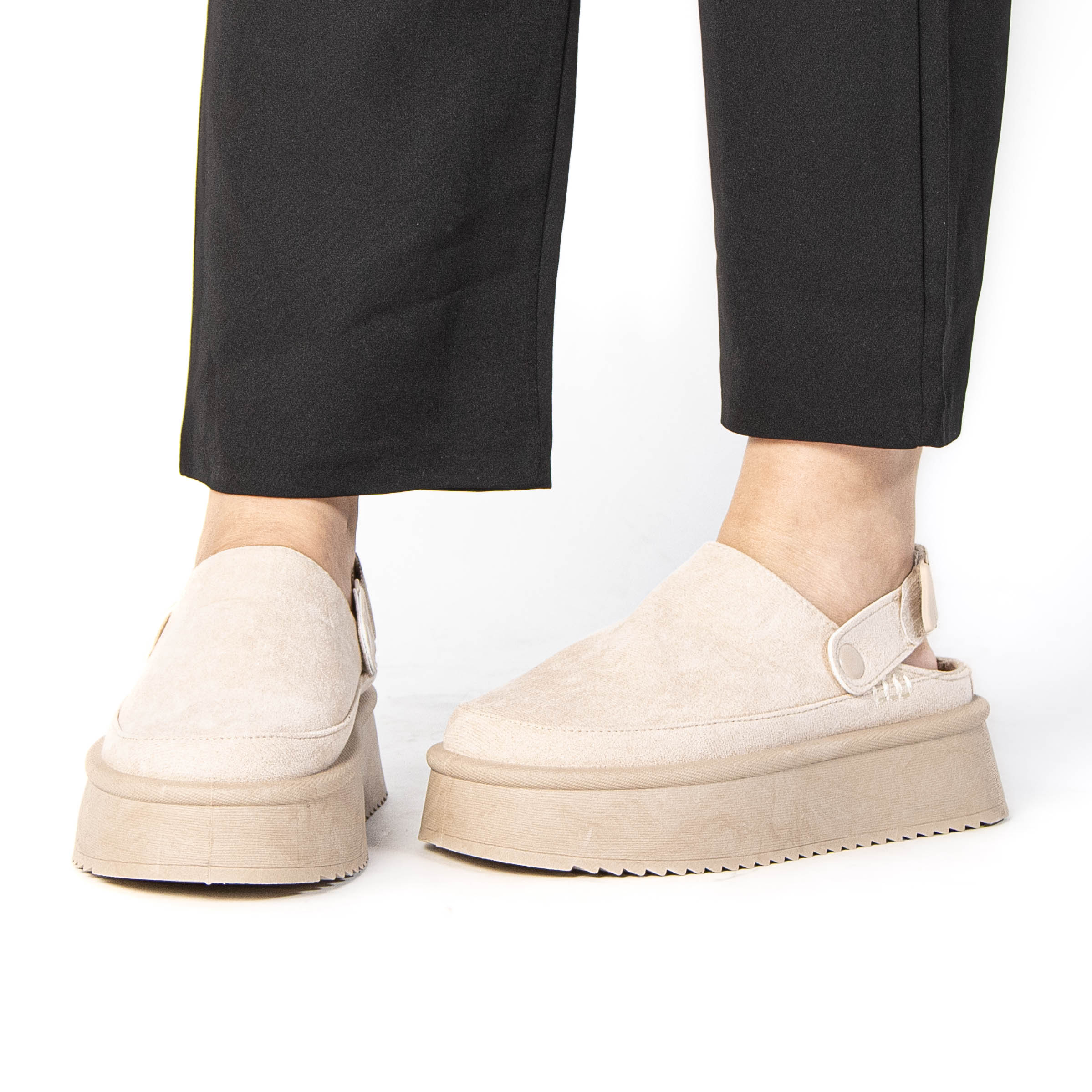 TE-17-FDBeige-38_5 Fleecy – Chaussons à plateforme en Beige – Image 4