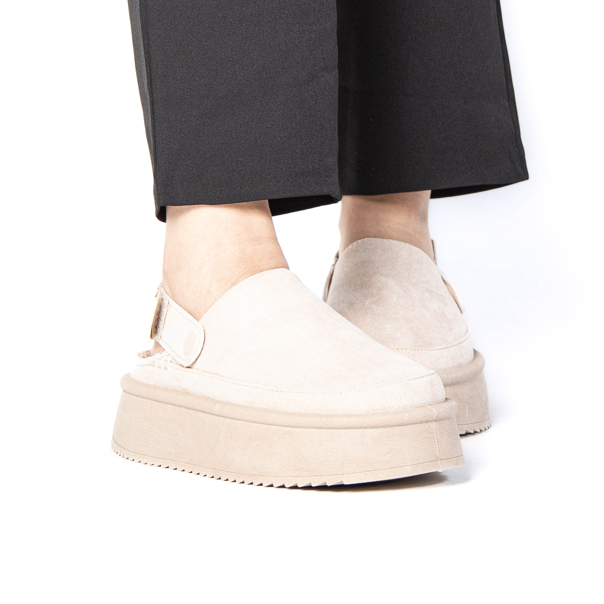 TE-17-FDBeige-38_8 Fleecy – Chaussons à plateforme en Beige – Image 7