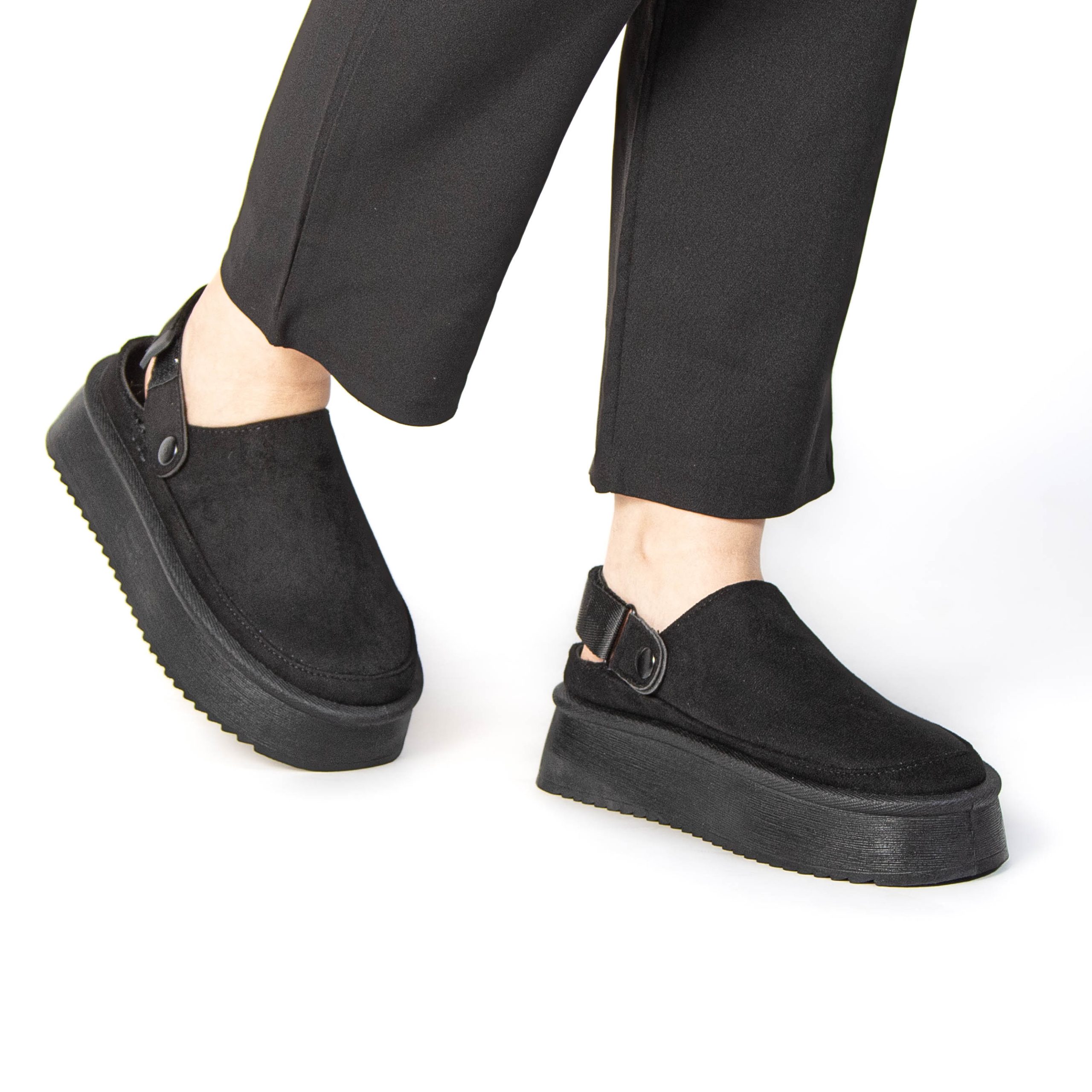 TE-17-FDNoir-38_3 Fleecy – Chaussons à plateforme en Noir – Image 3