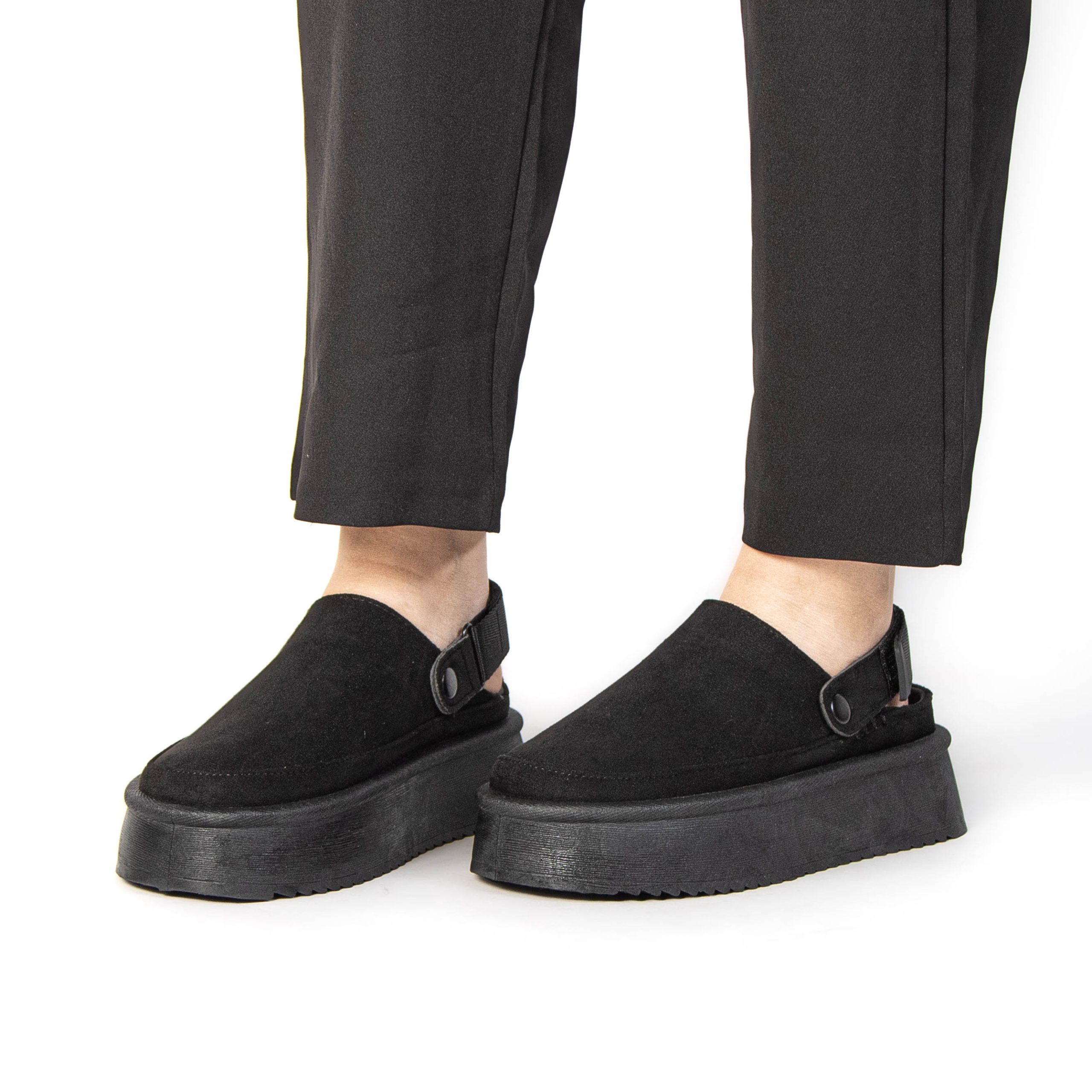 TE-17-FDNoir-38_5 Fleecy – Chaussons à plateforme en Noir – Image 4