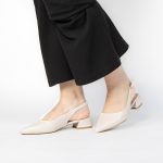 MILANA - Escarpins à bride plat en Beige – Image 5