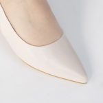 MILANA - Escarpins à bride plat en Beige – Image 3