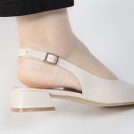 MILANA - Escarpins à bride plat en Beige – Image 8