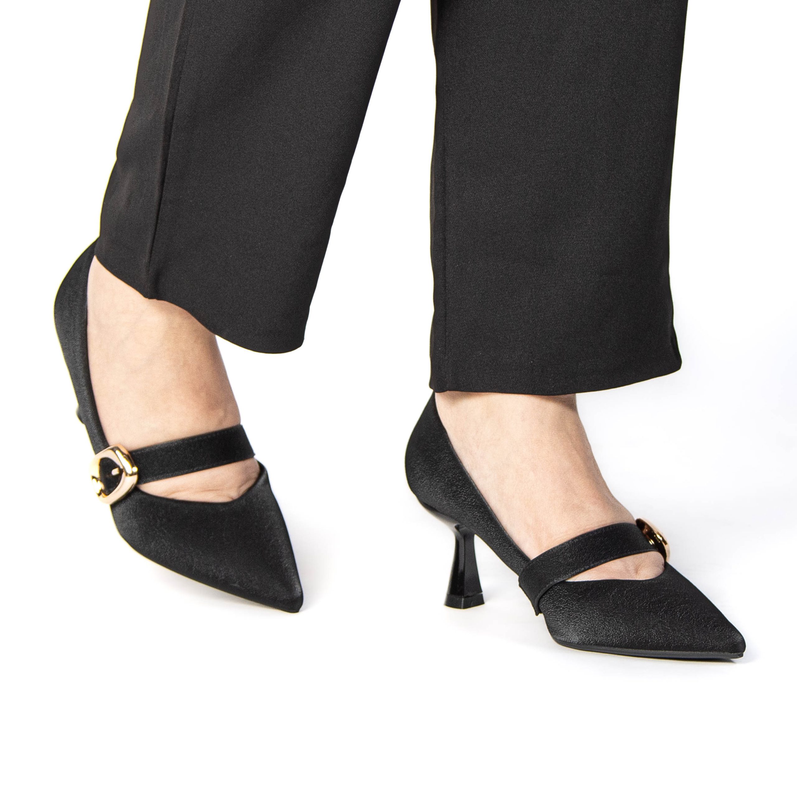 TE-31-MANoir-38_3 NEELA – Escarpins Femmes en Noir – Image 3