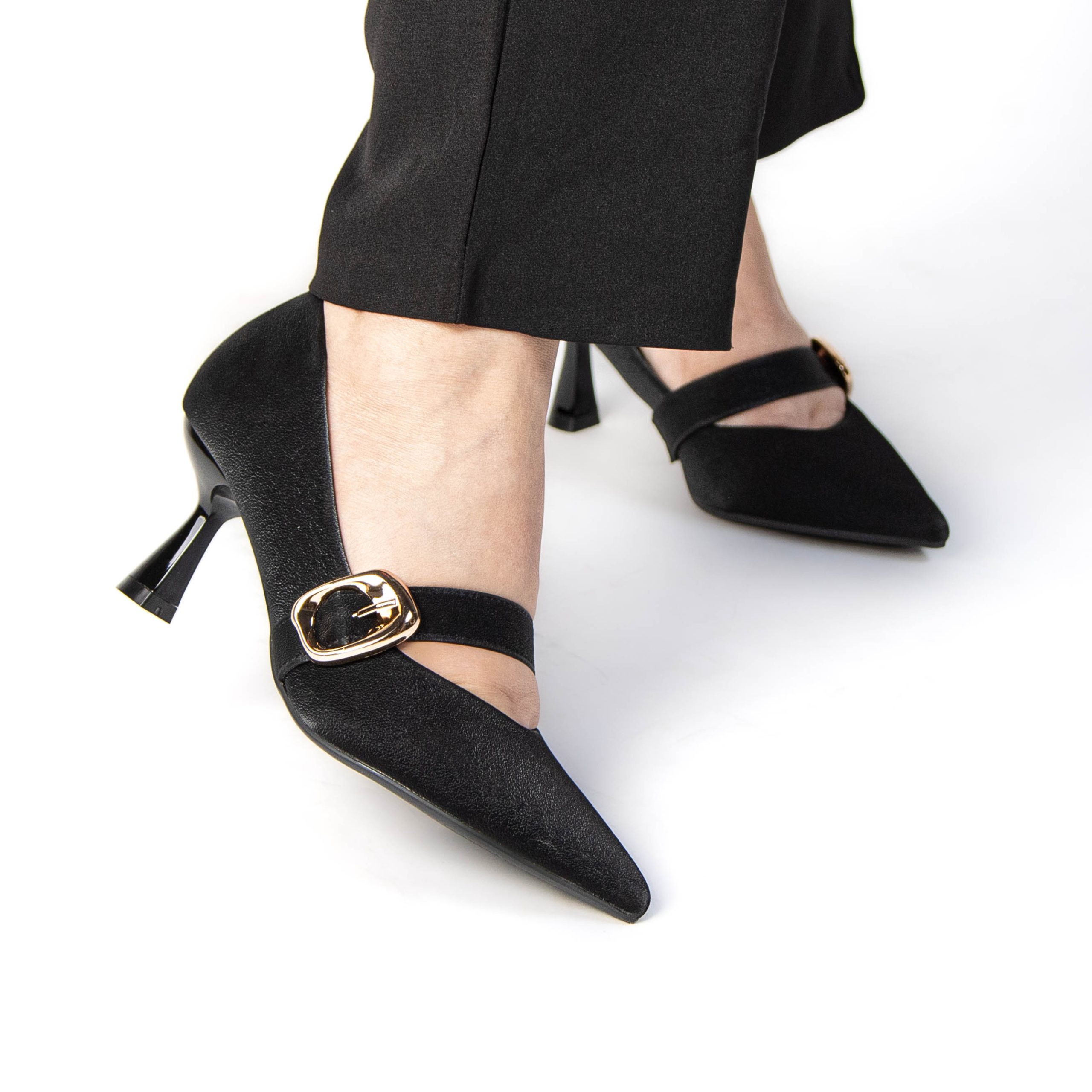 TE-31-MANoir-38_4 NEELA – Escarpins Femmes en Noir – Image 6