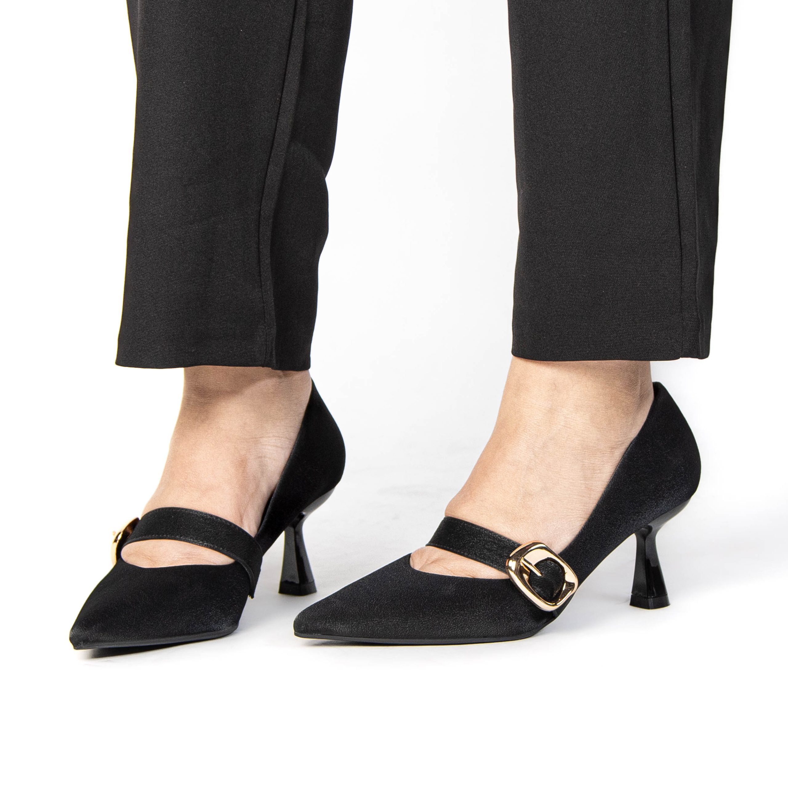 TE-31-MANoir-38_5 NEELA – Escarpins Femmes en Noir – Image 5