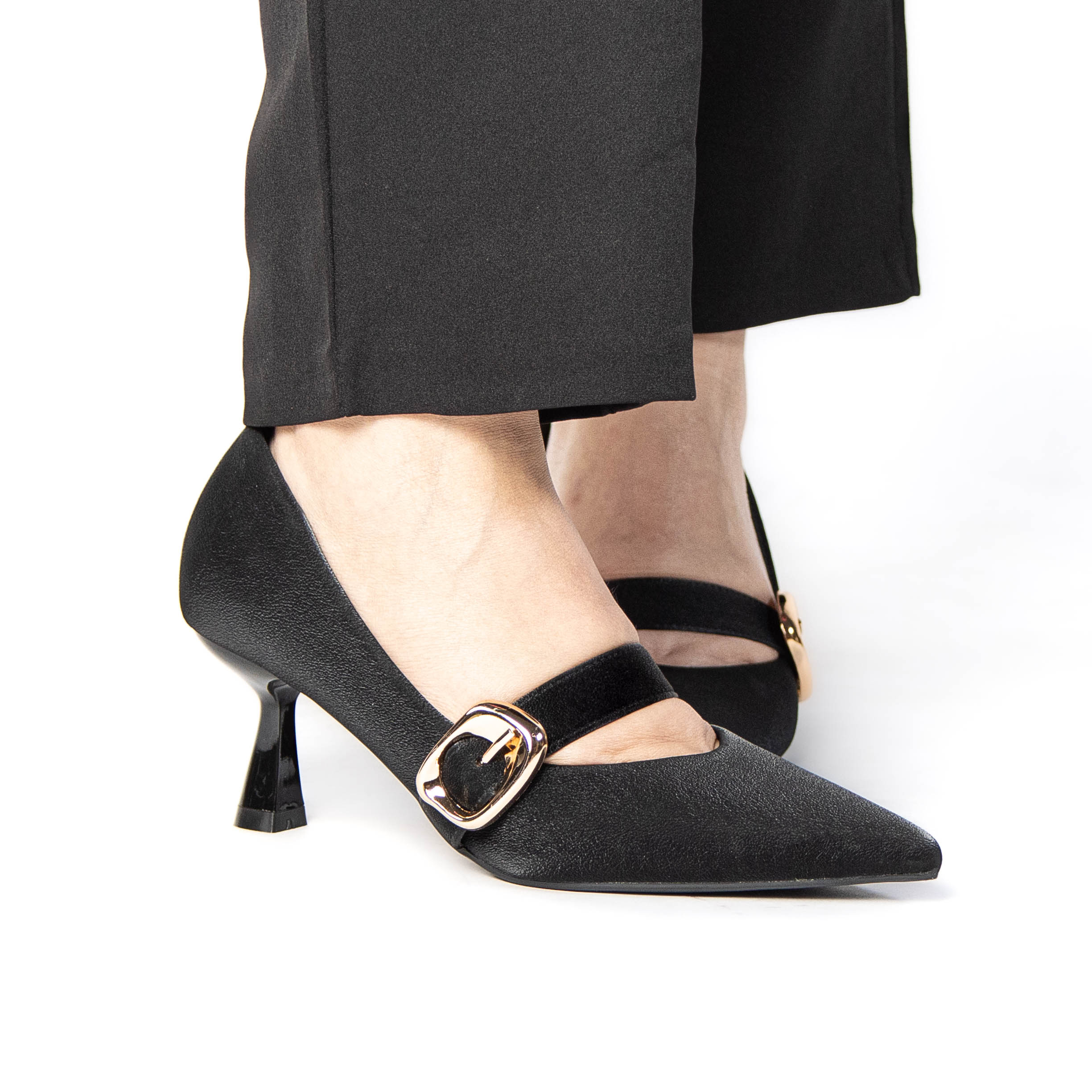 TE-31-MANoir-38_8 NEELA – Escarpins Femmes en Noir – Image 7