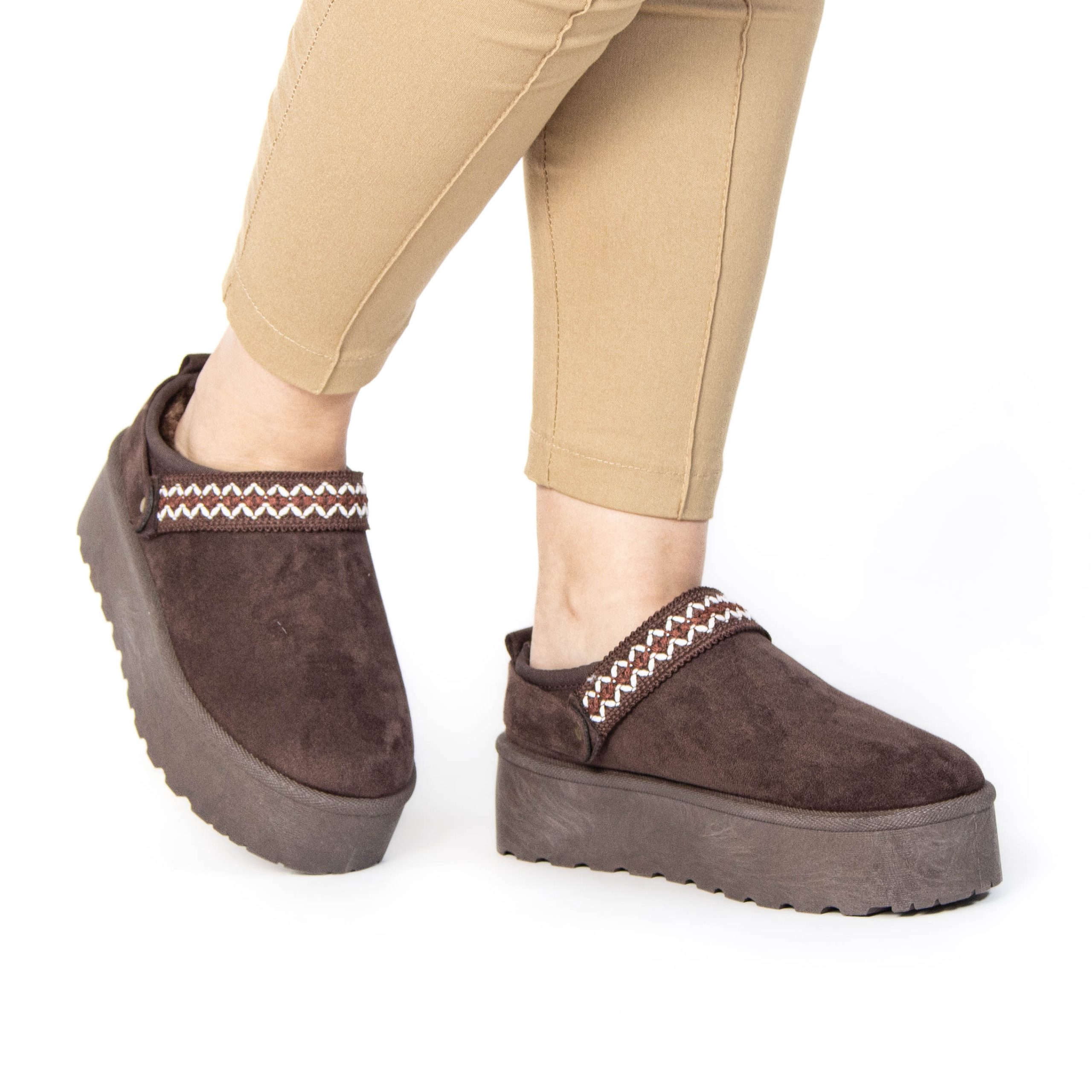 TE-361-FDMarron-38_3 Shaggy – Chaussons à plateforme en Marron – Image 4