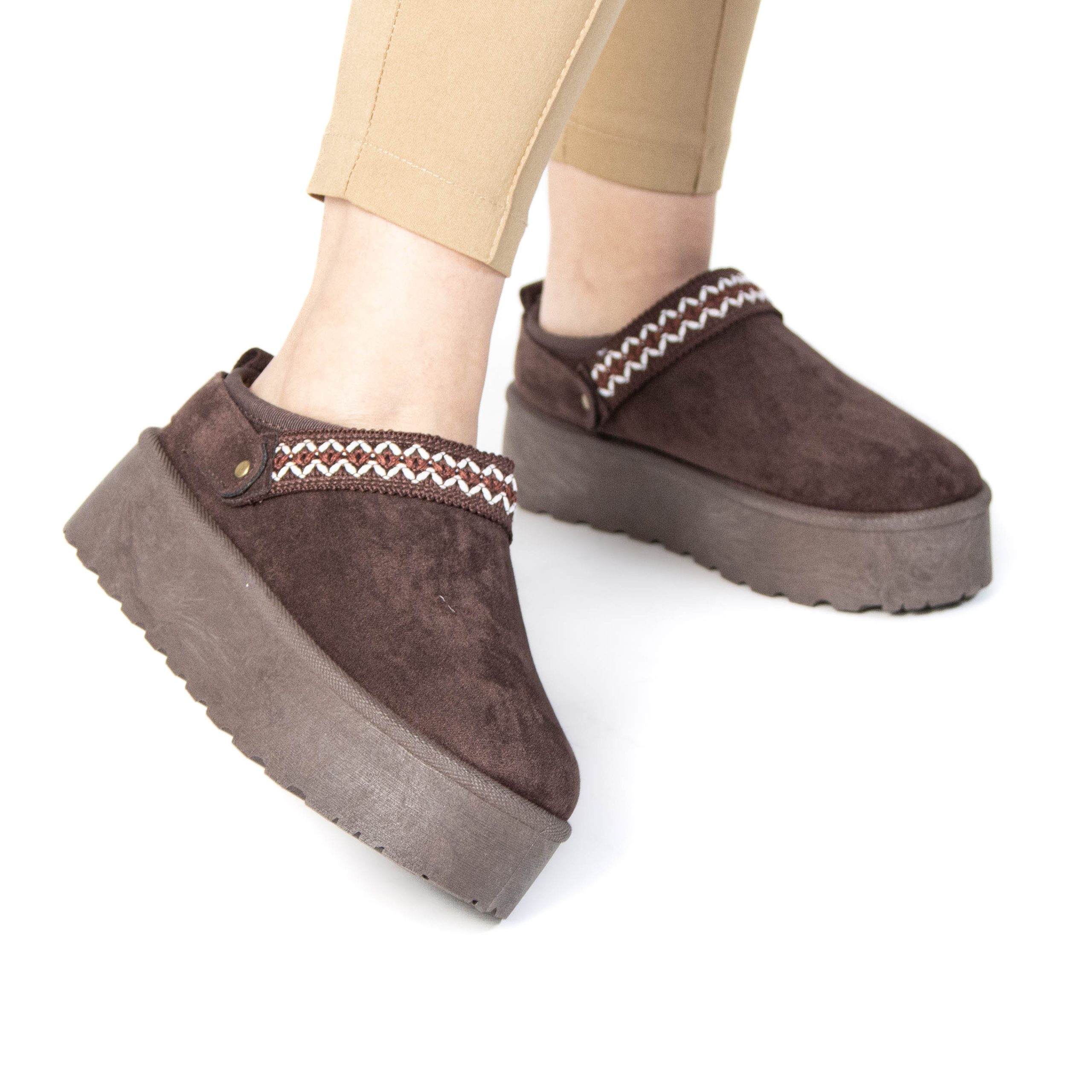 TE-361-FDMarron-38_4 Shaggy – Chaussons à plateforme en Marron – Image 5