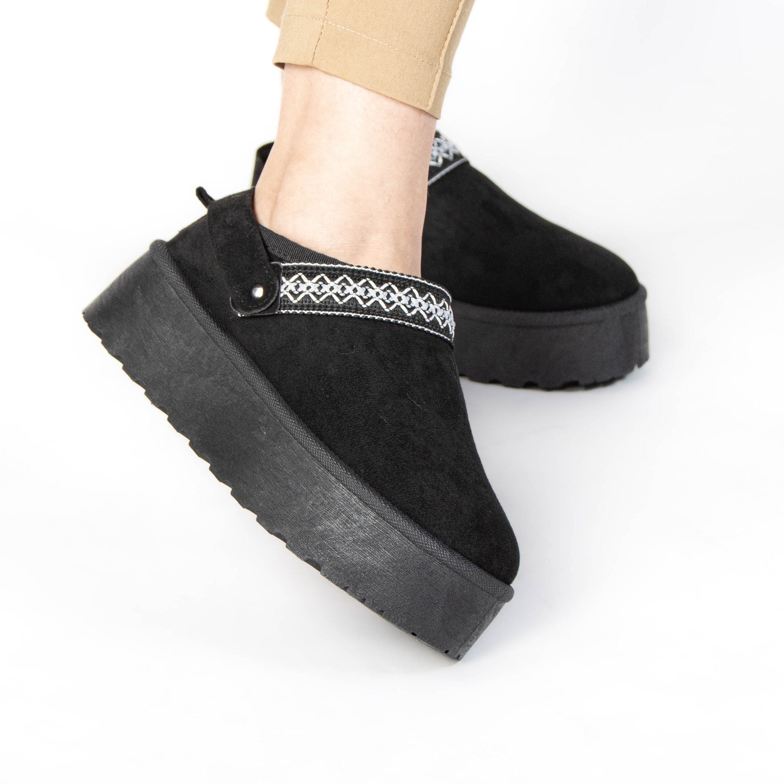 TE-361-FDNoir-38_4 Shaggy – Chaussons à plateforme en Noir – Image 5