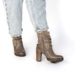 Thaura - Bottines à talon en Kaki – Image 6