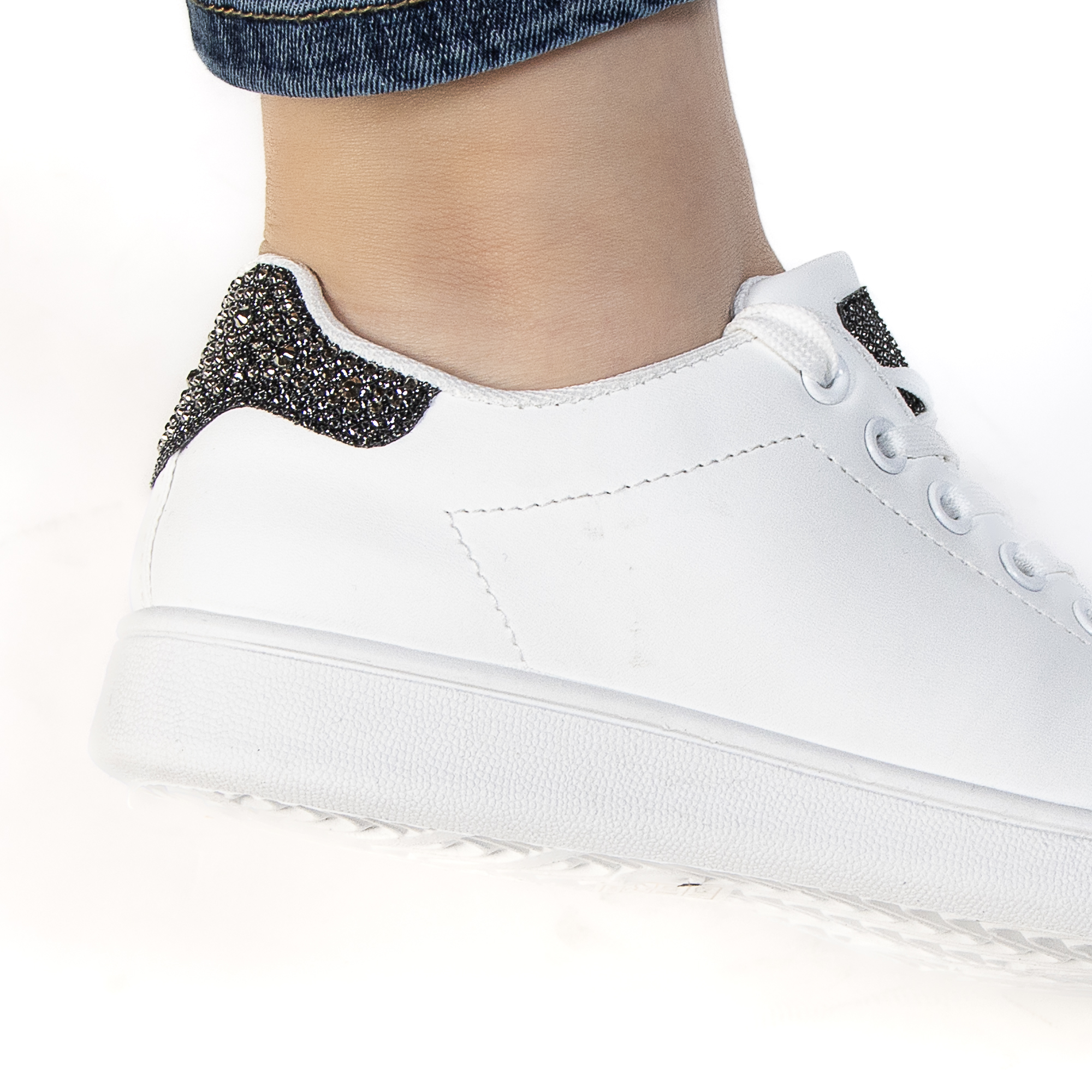 TE-622-MANoir-37_7 Evander – Baskets femmes en Noir – Image 5