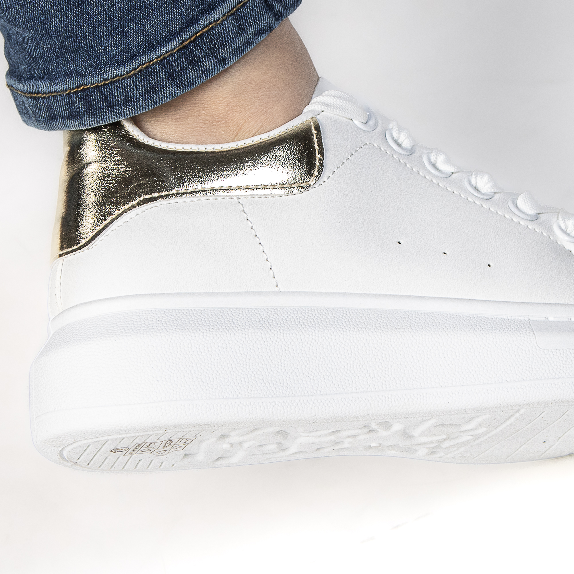 TE-7205-MADore-37_7 IRIS – Baskets à plateforme en Doré – Image 5
