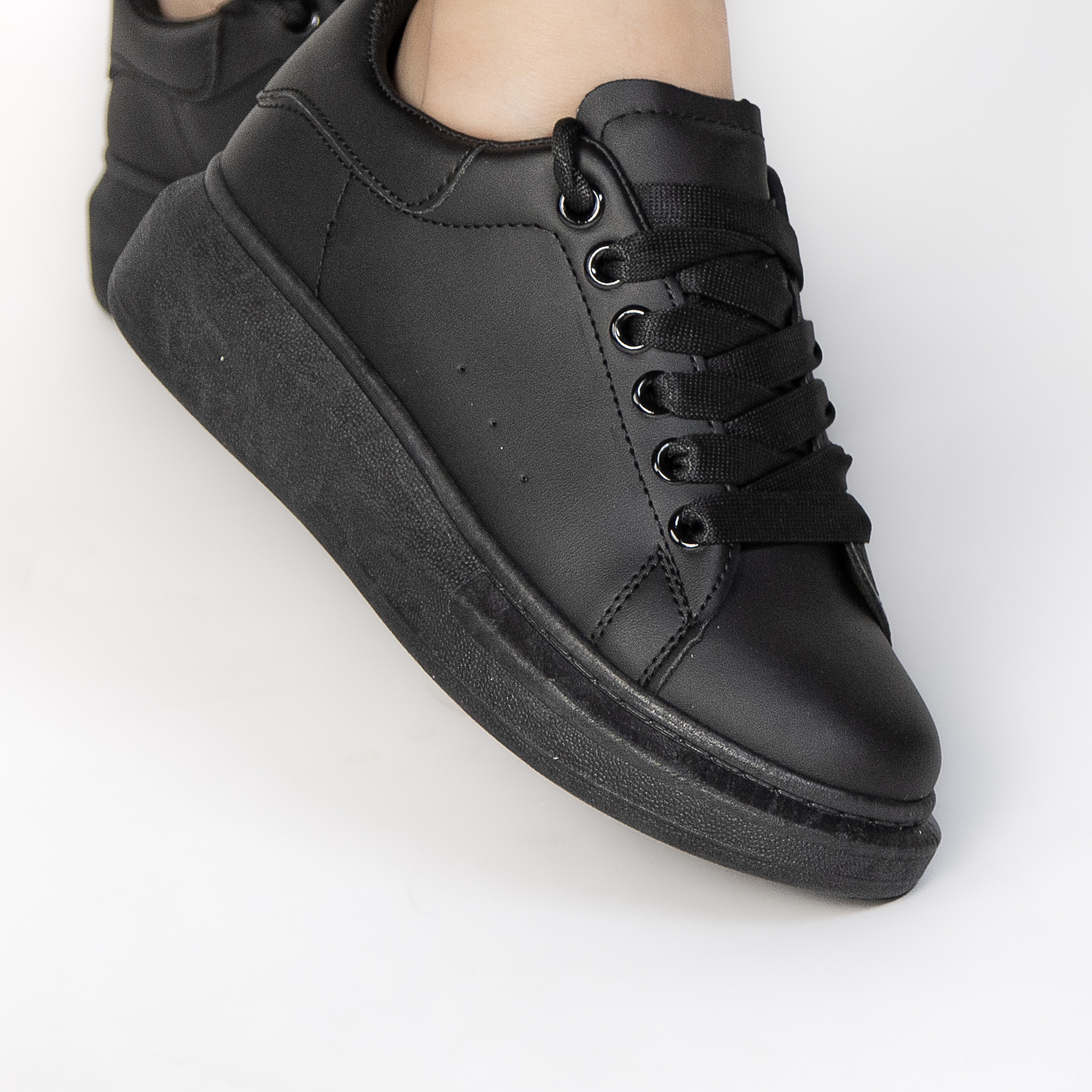 TE-7205-MANoir-37_6 IRIS – Baskets à plateforme en Noir – Image 3