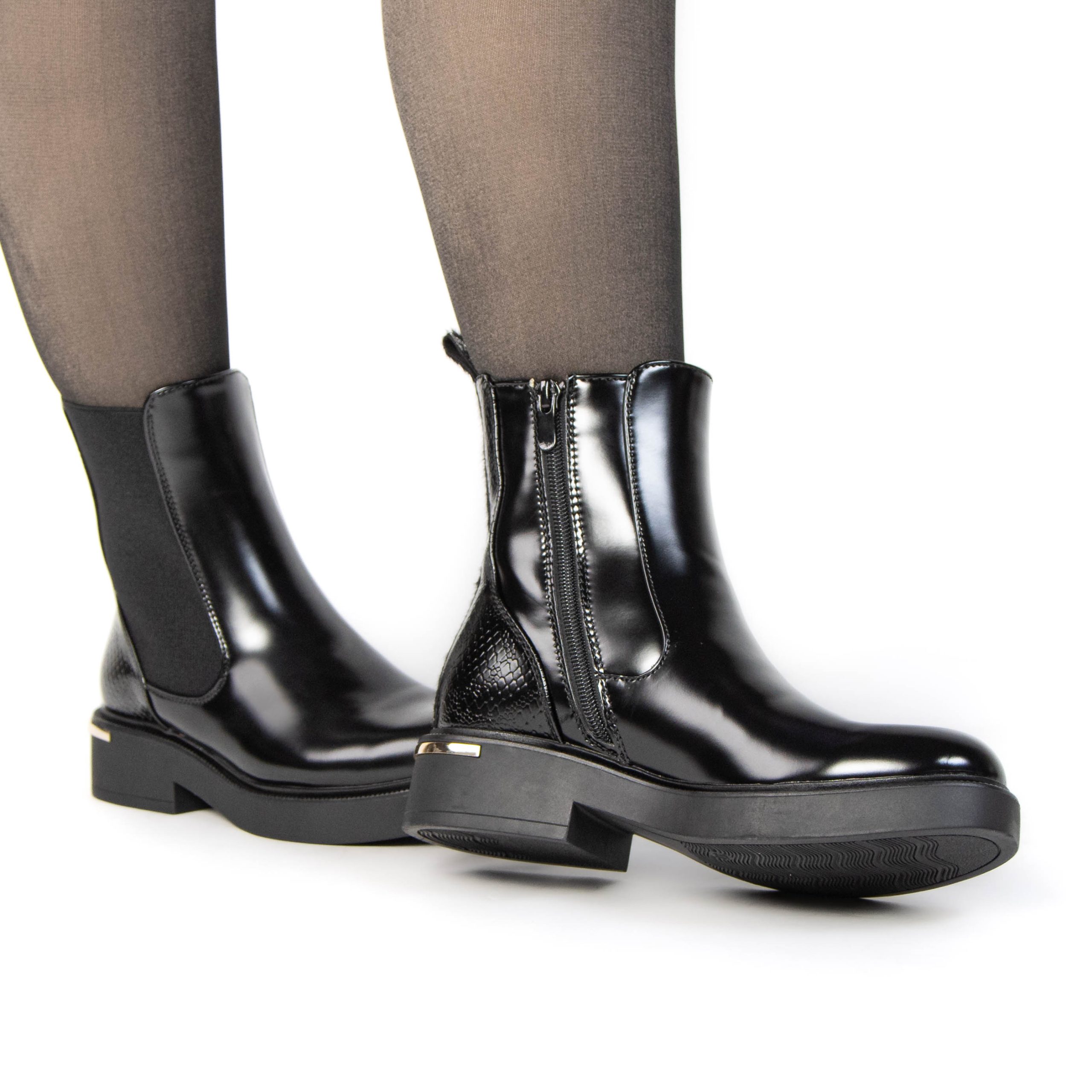 TE-820-MANoir-38_9 Irena – Bottines à talon en Noir – Image 9