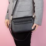 Cristal  – Sac à main en Noir – Image 2