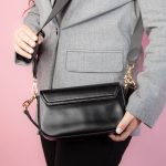 Roisin  – Sac à main en Noir – Image 2