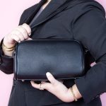 Diora  – Sac à main en Noir – Image 2