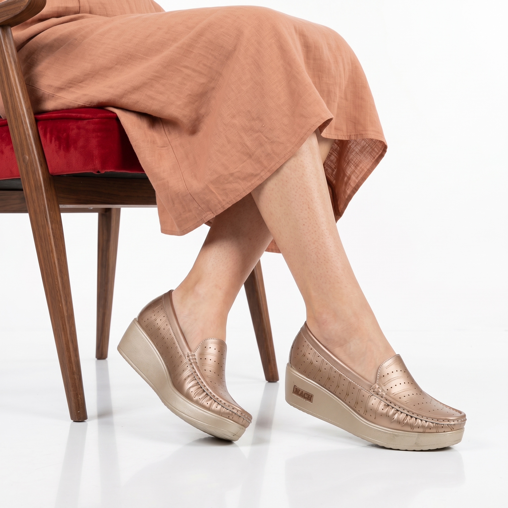 BI-35-MABronze-38_1 Mocassins Compensées en Bronze – Image 1