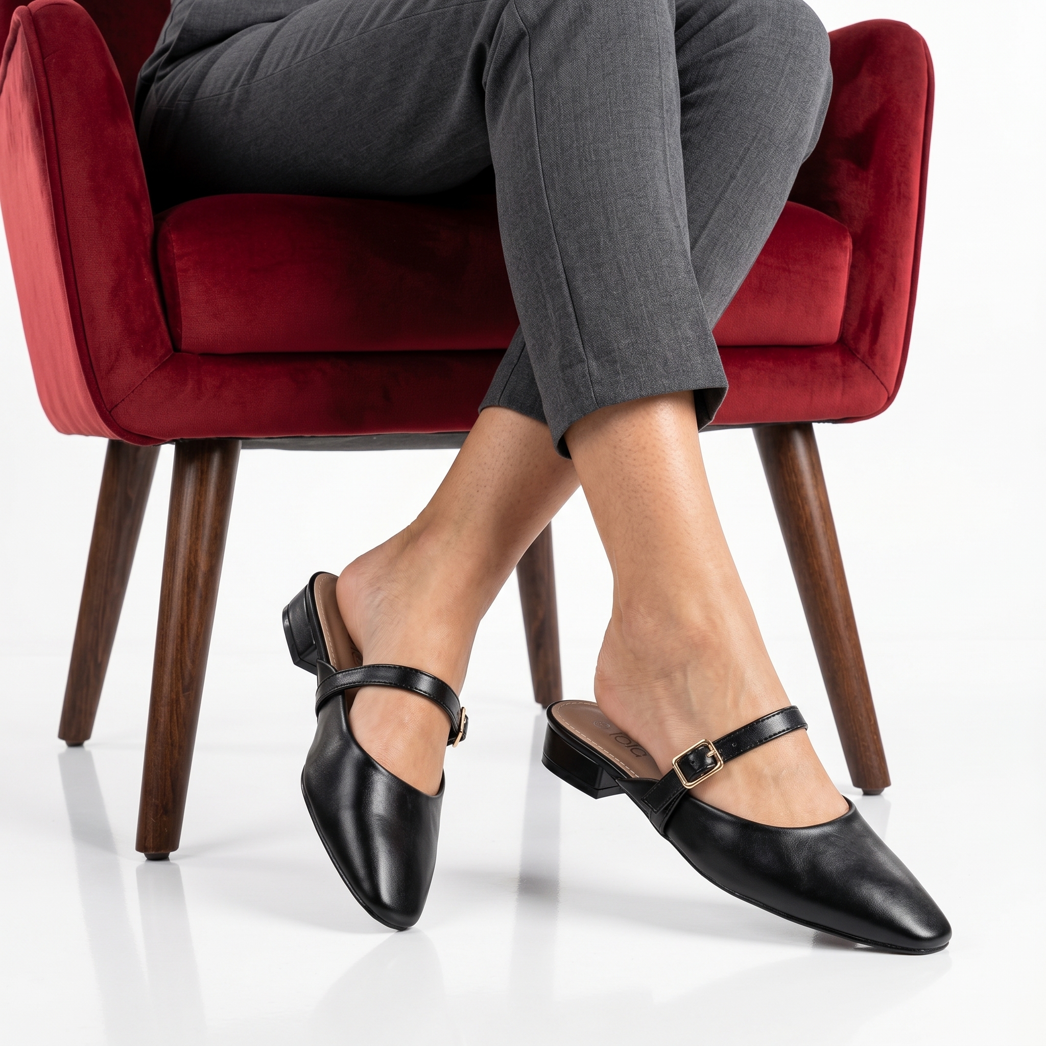 TE-1258-MANoir-39-2 AURA – Mules demi talon en Noir – Image 1
