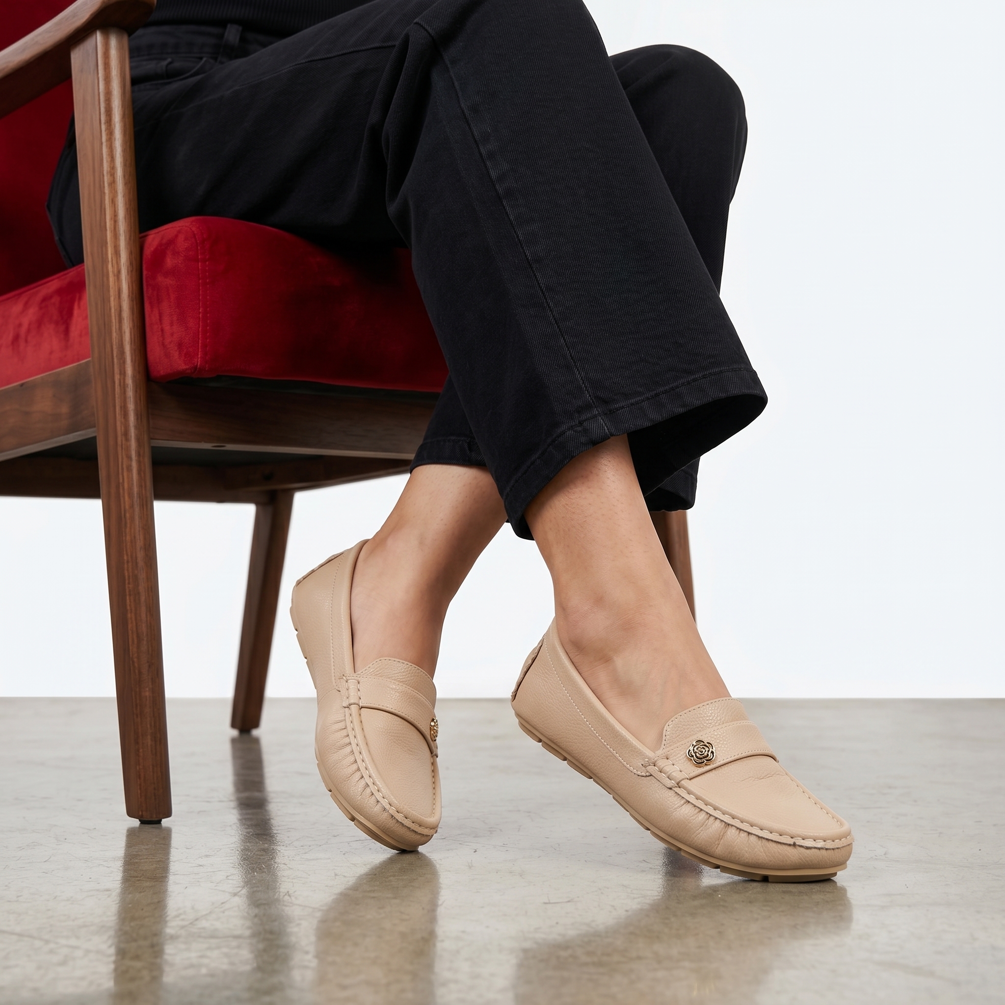 TT-1681-MABeige-38_1 Flower – Mocassins Femmes en Beige – Image 1