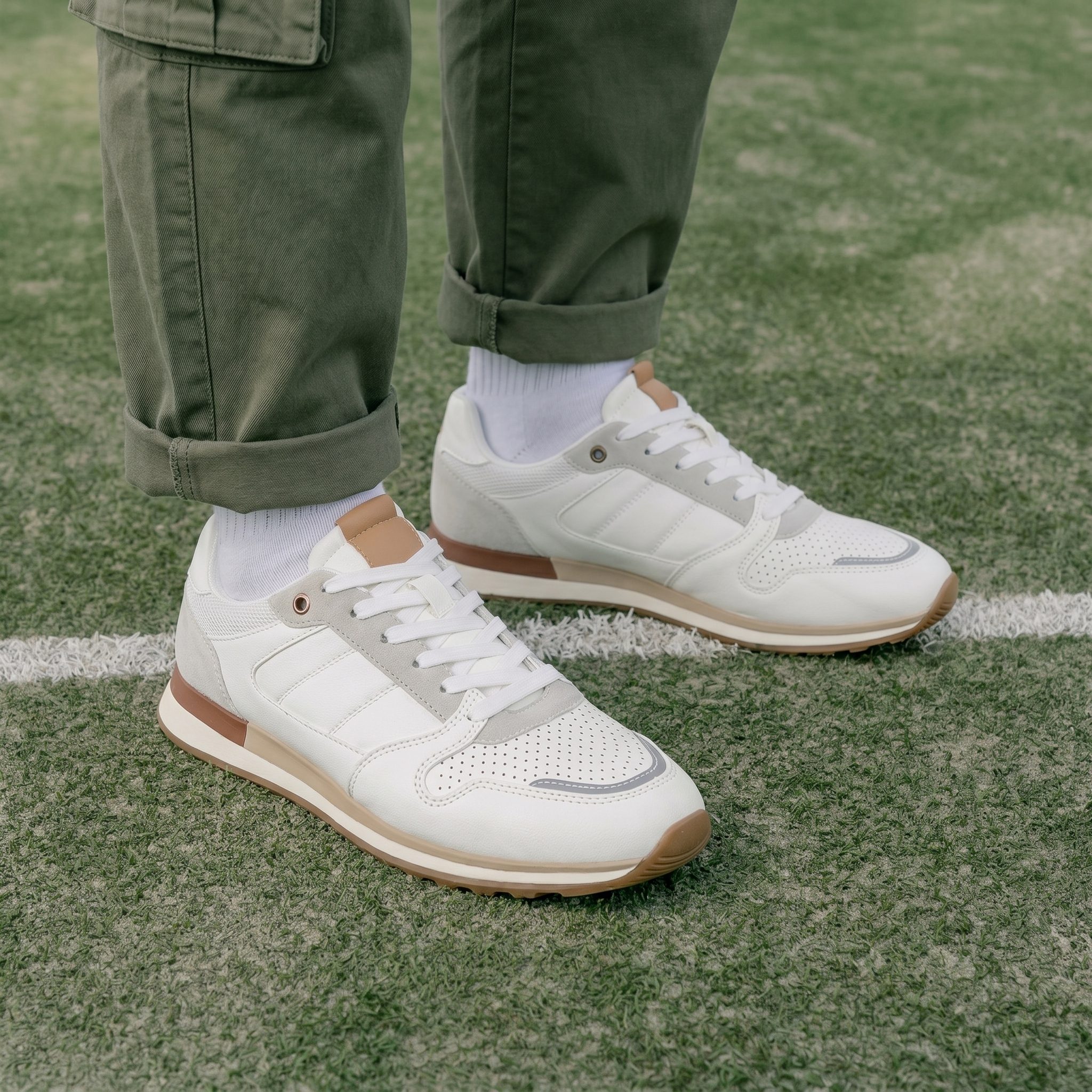 TE-504-CUIRBlanc-40-1 PLUMY – Baskets Hommes en Blanc – Image 1